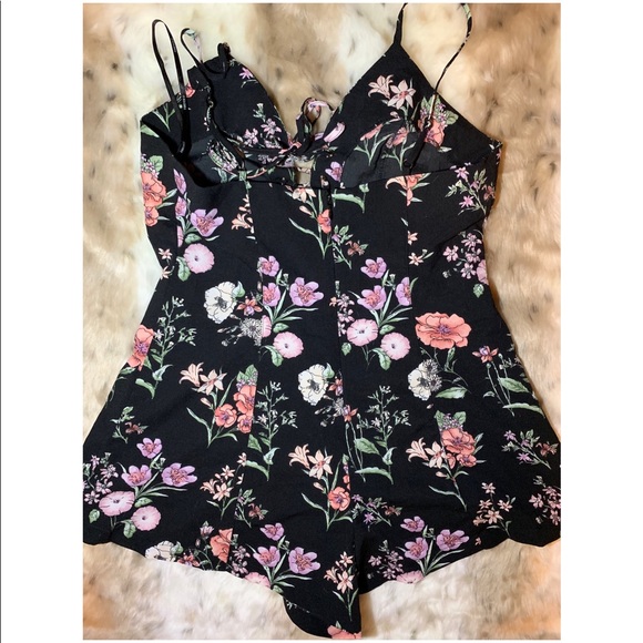 (Forever 21) floral romper - Picture 2 of 2